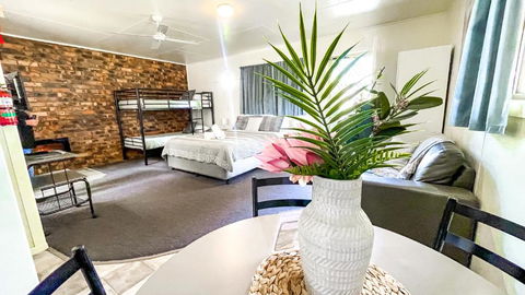 Country Style Holiday Park - Accommodation Redcliffe 2