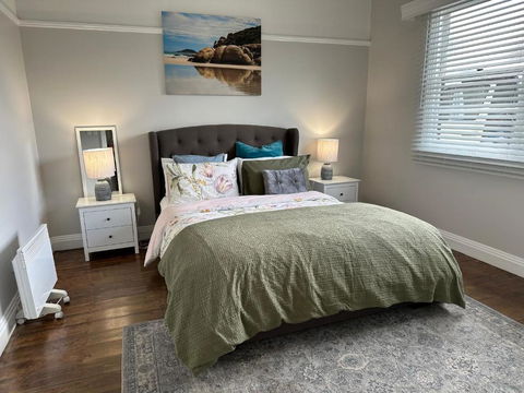 Daisy Cottage On Duke 2BR - Accommodation Redcliffe 2