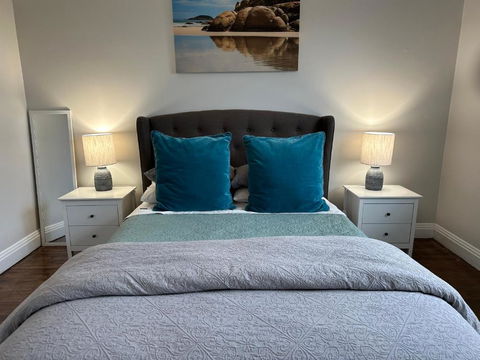 Daisy Cottage On Duke 2BR - Accommodation Redcliffe 1