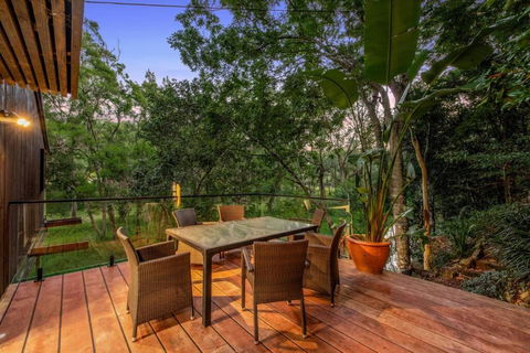 Creek House - Accommodation Redcliffe 4