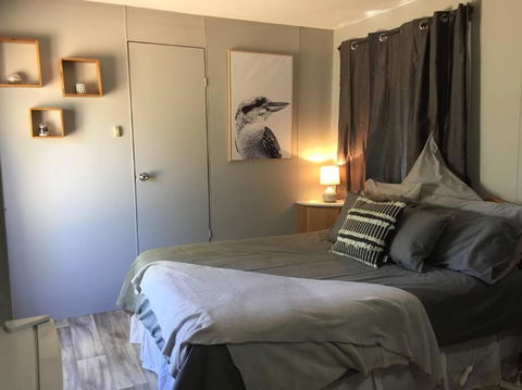 Cute Private Studio Flat With AIRCON! - Accommodation Redcliffe 3