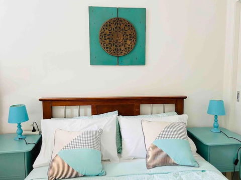 D121 Fabulous Marsh Stay - Accommodation Redcliffe 0
