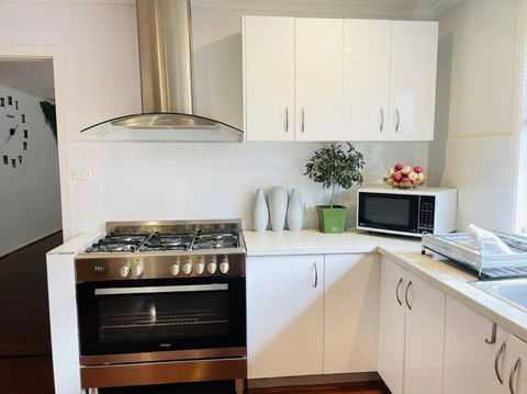 D130 The Link Fantasy Place - Accommodation Redcliffe 4