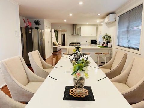 D130 The Link Fantasy Place - Accommodation Redcliffe 0