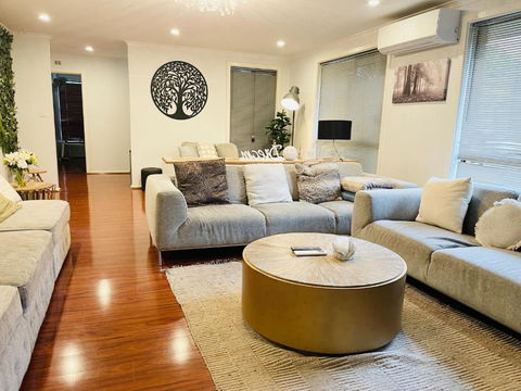 D130 The Link Fantasy Place - Accommodation Redcliffe 3