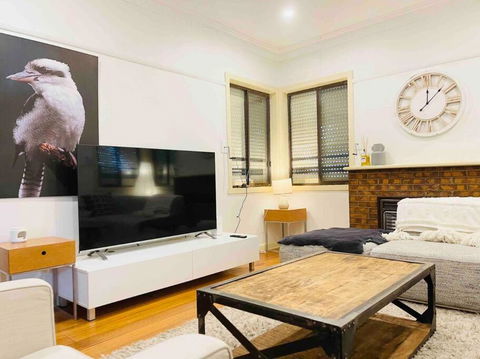 D139 Norfolk Cottage Stay - Accommodation Redcliffe 0