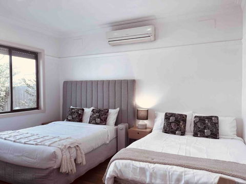 D139 Norfolk Cottage Stay - Accommodation Redcliffe 1