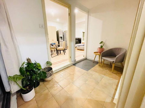 D139 Norfolk Cottage Stay - Accommodation Redcliffe 2