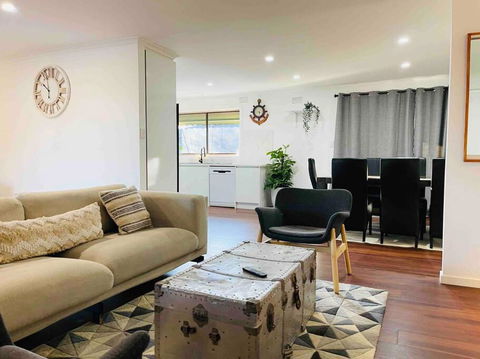 D140 Keilor Down Vacation - Accommodation Redcliffe 0
