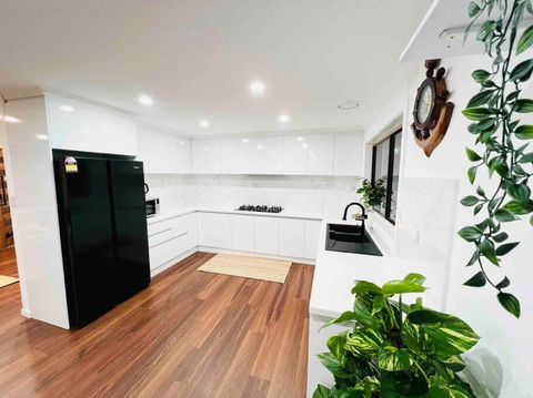 D140 Keilor Down Vacation - Accommodation Redcliffe 1