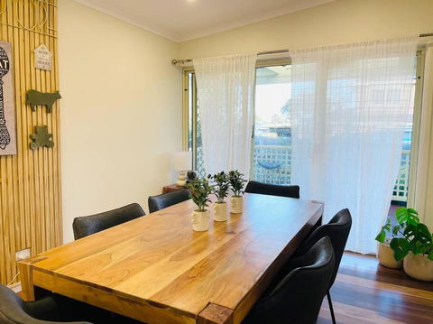 D141 Your Joyful Vacation - Accommodation Redcliffe 1
