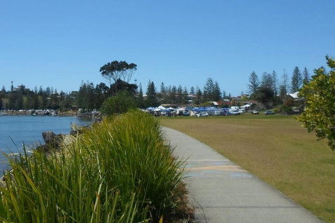DELUXE Escape! Central, NEW & Spacious 3 Bed - Accommodation Redcliffe 3