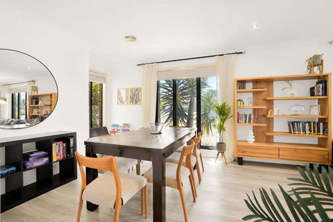 Deluxe Family Montpellier Gardens Estate - Burwood - Accommodation Redcliffe 3
