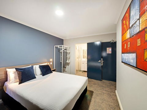 28 Hotel - Accommodation Redcliffe 1