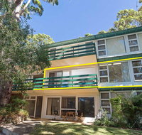 3 'Far Horizons' 77 Ronald Avenue - cosy comfortable unit with filtered views - Accommodation Redcliffe