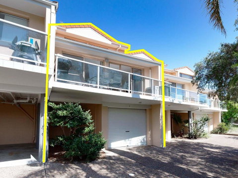 3 'Frangipani', 30 Leonard Avenue - Great Townhouse With Air Con - Accommodation Redcliffe 0