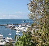 3 'Paradiso' 4 Laman Street - aircon pool heart of town water views - Accommodation Redcliffe