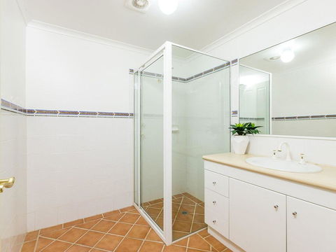3 'Peninsula Waters', 2-4 Soldiers Point Rd - Beautiful Air Conditioned Unit With Pool, Lift & WIFI - Accommodation Redcliffe 2