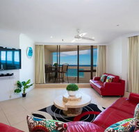 3 Bedroom Apartment - Panoramic Ocean Views - Accommodation Redcliffe