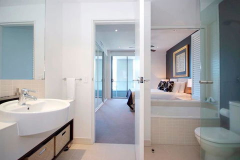 301 Harbour Lights - Accommodation Redcliffe 1