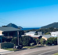 31 Kerrigan St - large home with water views  boat parking - Accommodation Redcliffe
