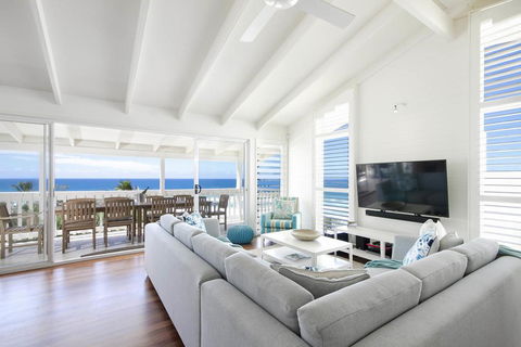 32 Park Crescent - Accommodation Redcliffe 1