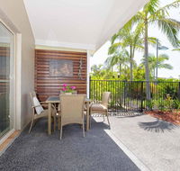 356 ' Oaks Pacific Blue' 265 Sandy Point Rd - Air conditioned direct pool access and suited for disability - Accommodation Redcliffe