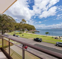 4 'Collendina' 19 Kurrawa Close - fantastic water views and sea breezes - Accommodation Redcliffe