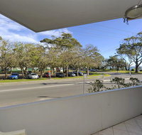 4 'Fleetwood' 63 Shoal Bay Rd - Air conditioned unit with magnificent water views - Accommodation Redcliffe