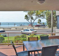 4 'Florentine' 11 Columbia Close - spectacular views and air conditioning - Accommodation Redcliffe