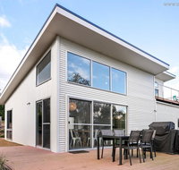 4 king or 8 single beds WiFi Netflix pet friendly - Accommodation Redcliffe