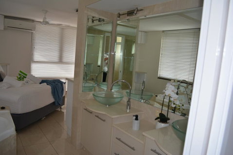 5,  Apartment On The Esplanade - Accommodation Redcliffe 3