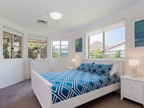 51 Rigney Street - Pet Friendly House With Aircon - Accommodation Redcliffe 2
