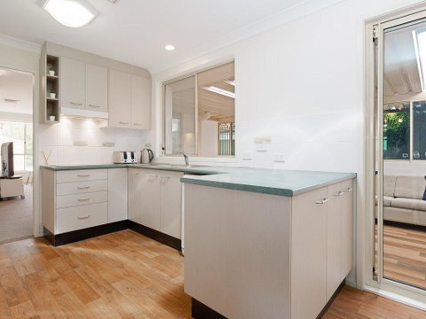51 Rigney Street - Pet Friendly House With Aircon - Accommodation Redcliffe 0