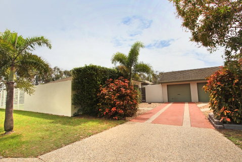 6 Petrie Ave, Marcoola, Pet Friendly, Linen Supplied - Accommodation Redcliffe 0