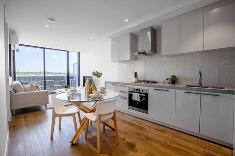61, Boutique One-bedroom, Boxhill Central, Mall - Accommodation Redcliffe 1