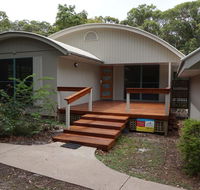 7 Belle Court - Rainbow Shores Huge Beach House Ducted Air Con Pets Welcome - Accommodation Redcliffe
