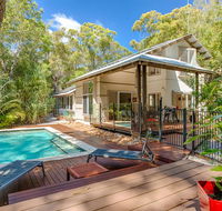 7 Naiad Court - Rainbow Shores Perfect Beach House Swimming Pool and Walk To Beach Aircon Wi-Fi - Accommodation Redcliffe