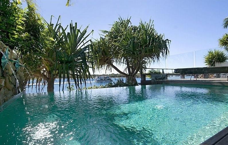 Noosa QLD Accommodation Redcliffe
