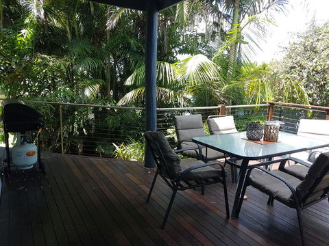 8 Hakea Place - Family Home On A Quiet Street, Close To Beach & Shops, Pet Friendly - Accommodation Redcliffe 1