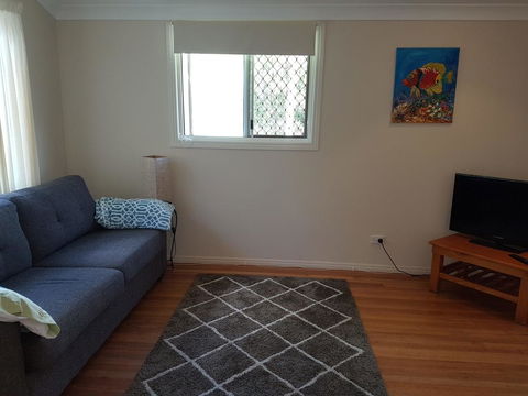 8 Hakea Place - Family Home On A Quiet Street, Close To Beach & Shops, Pet Friendly - Accommodation Redcliffe 3
