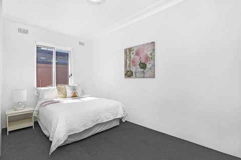 8 South Pacific 2 Bedrooms - Accommodation Redcliffe 3