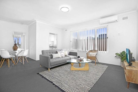 8 South Pacific 2 Bedrooms - Accommodation Redcliffe 0