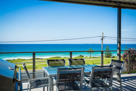 81 Dalmeny Drive - Beach House - Accommodation Redcliffe 0