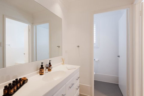 81 Horace St - WIFI And Air Conditioning - Accommodation Redcliffe 2