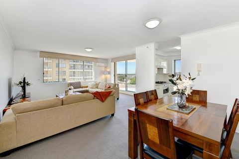 810 At The Plaza - Accommodation Redcliffe 2