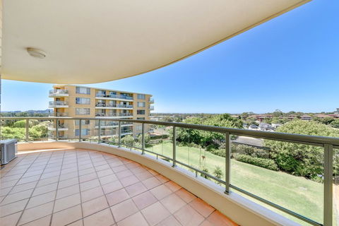 810 At The Plaza - Accommodation Redcliffe 1