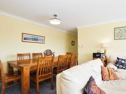 9 'Adriana' 83 Ronald Avenue - Fabulous Views & Aircon - Accommodation Redcliffe 1