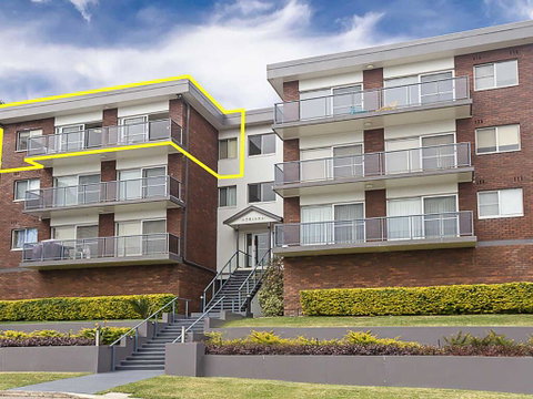 9 'Adriana' 83 Ronald Avenue - Fabulous Views & Aircon - Accommodation Redcliffe 0