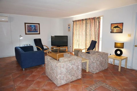 9a Krait Street - Close To The Town Centre - Accommodation Redcliffe 0